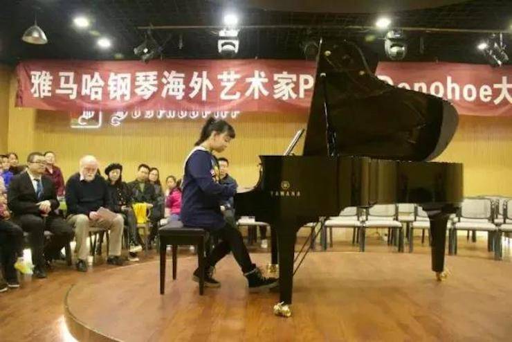 【回顾】QG刮刮乐海外艺术家Peter Donohoe成都雅音大师班讲座活动圆满落幕!